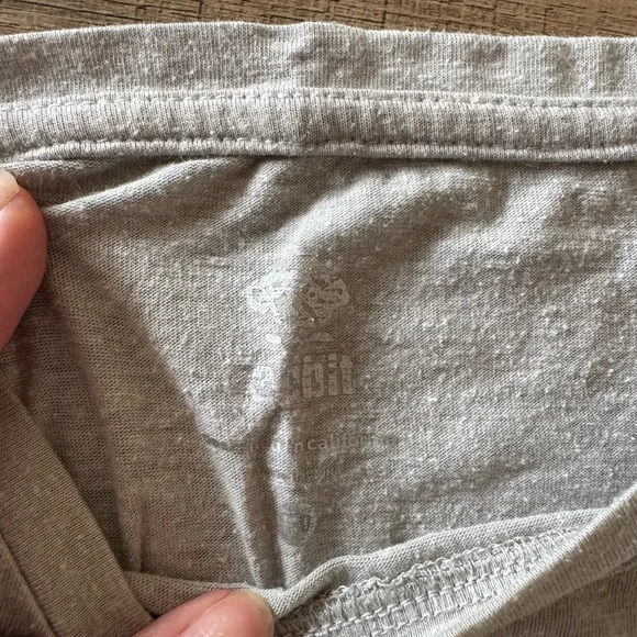 Rabbit Running x Kokom Scrunchies Remix Pocket Tee | M | VGUC | Grey/Floral - Picture 4 of 7